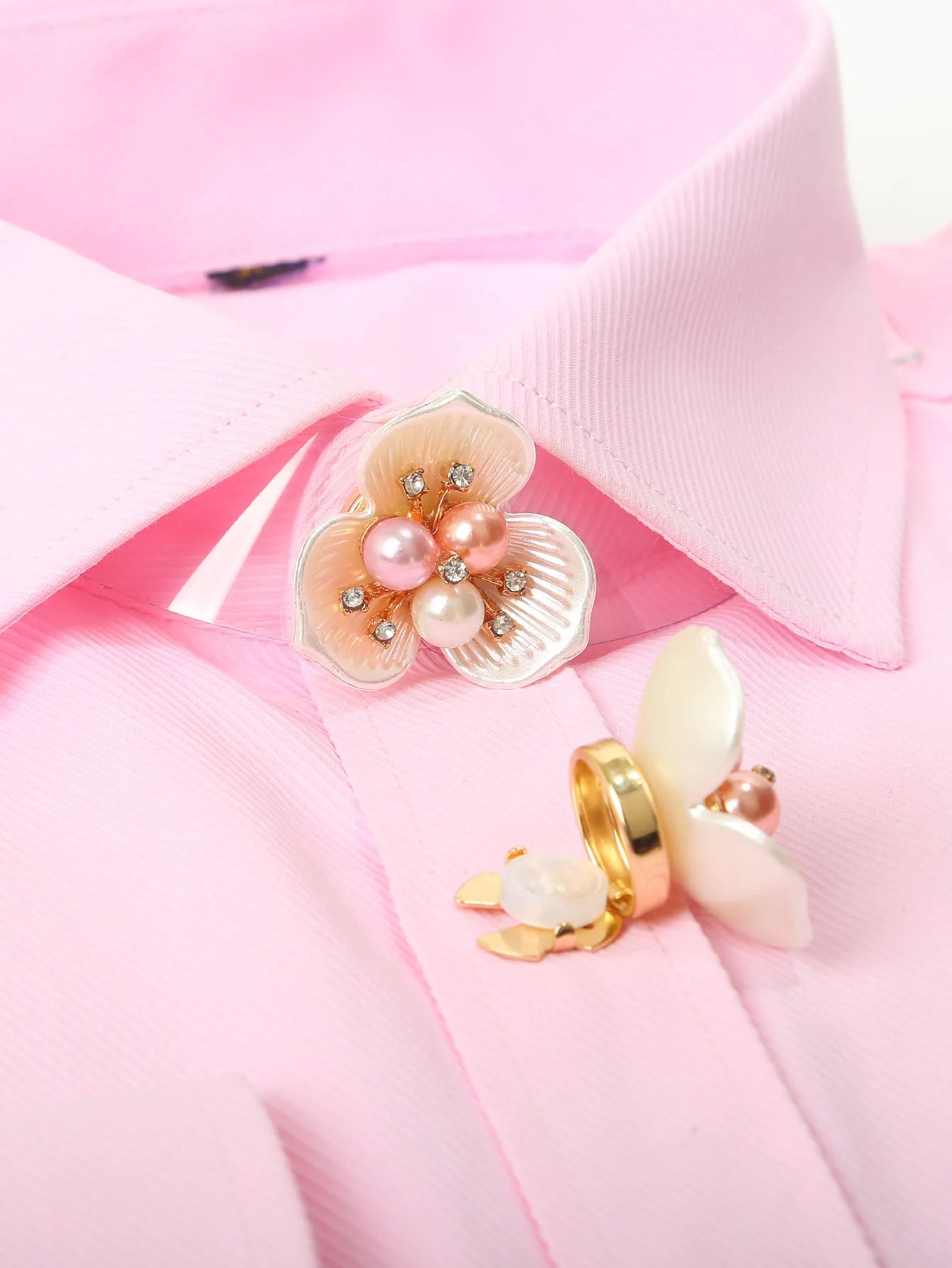 2Pcs Luxury Imitation Shell Pearl Flower Shirt Sleeve Button Elegant Copper Cufflinks Button Cover Accessories for Women