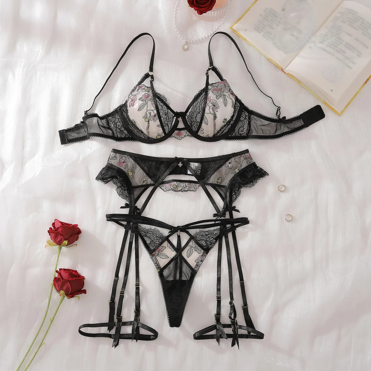 Elloloace Sexy Costume Woman Cut Out Floral Lingeries Ultra Hot Erotic Bra Hilitos Set See Through Embroidery Lace Outfits