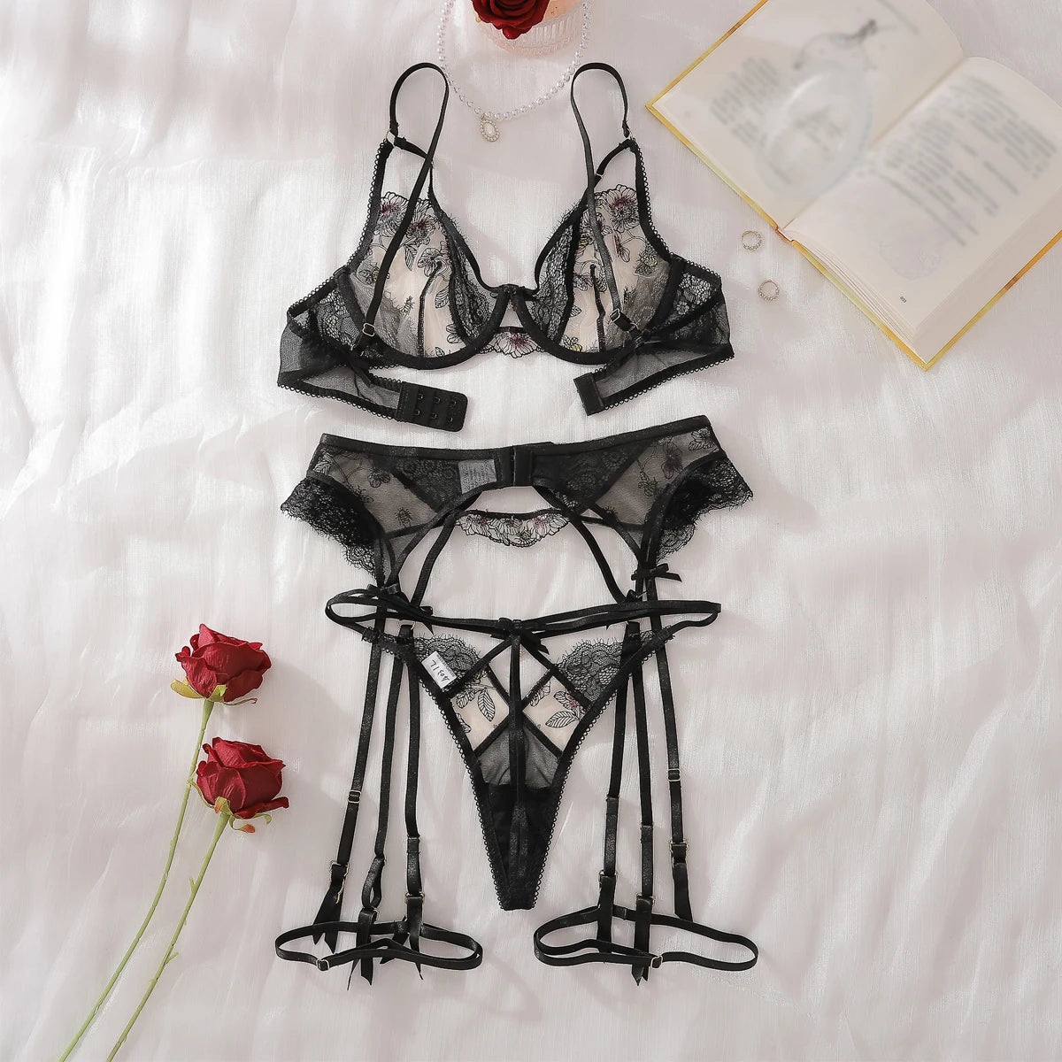 Elloloace Sexy Costume Woman Cut Out Floral Lingeries Ultra Hot Erotic Bra Hilitos Set See Through Embroidery Lace Outfits