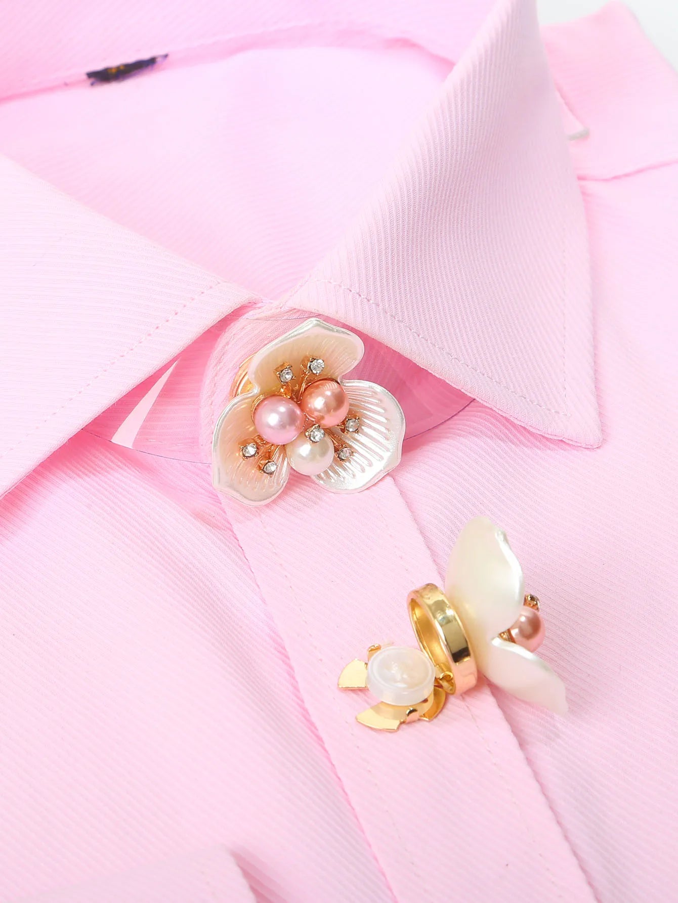 2Pcs Luxury Imitation Shell Pearl Flower Shirt Sleeve Button Elegant Copper Cufflinks Button Cover Accessories for Women